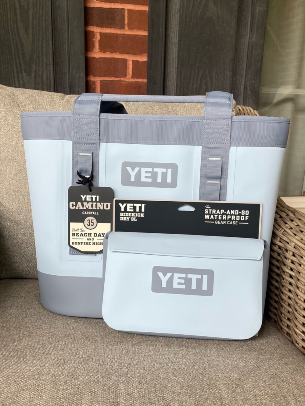 YETI Camino 35 Big Sky Blue